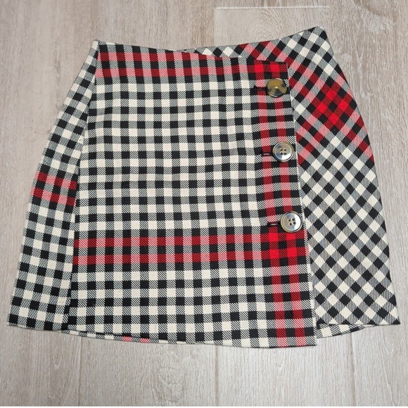 Who What Wear Dresses & Skirts - Who What Wear Mini Wrap Skirt Womens 2 Black Red Plaid Button Up Academia 28x17